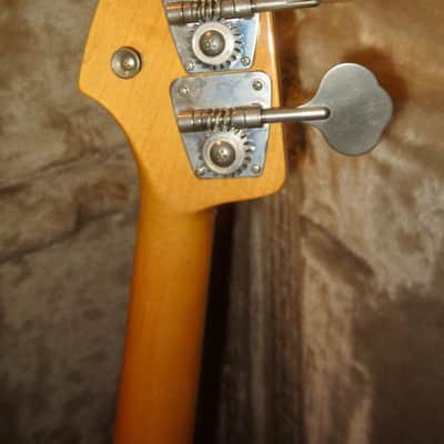 2005 Fender Jazz Bass Sunburst w/ Nice Hard Case image 4