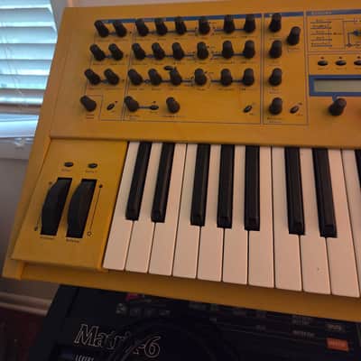 Waldorf Q 61-Key Synthesizer 1999 - 2011 - Yellow image 11