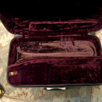 SUMMER DEAL RARE LARGE BORE HOLTON MODEL 51 TRUMPET ORIGINAL FINISH COMPRESSION FINE LARGEST BORE HOLTON MADE ELKGART MADE WITH GOOD CASE image 24