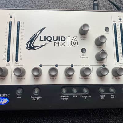 Focusrite Liquid Mix 16 2010 - White image 3