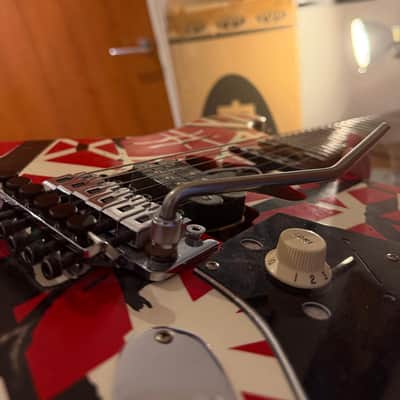 EVH Striped Series Frankenstein™ Frankie image 7