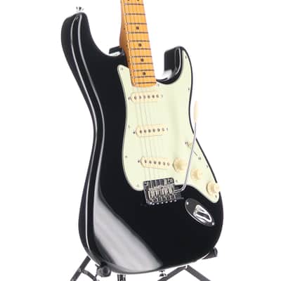 Fender Certified Pre-Owned American Professional II Stratocaster, Maple Fingerboard, Black (H11) (07934) image 3