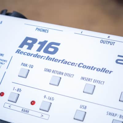 Zoom R16 (R-16) Digital Multitrack Recorder Multi-Track Multitracker U282475 image 2