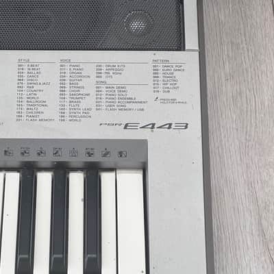 Yamaha PSR E443 61 Key Keyboard - Black image 4