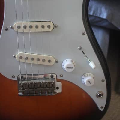 Fender Squire Bullet S-3T 1985-86 Sunburst MIJ E-Series (2nd version) Minty image 10