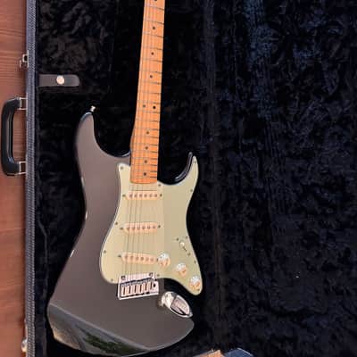 Fender The Edge Artist Series Signature Stratocaster 2015 - First year image 1