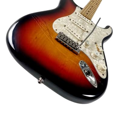 2000 Fender Custom Shop Classic Stratocaster 3-Tone Sunburst Birdseye Maple Neck image 11