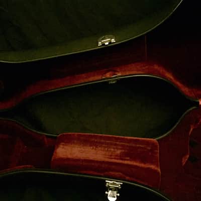 Eastman Fiberglass Guitar Case - CE 151 Black - Archtop, Acoustic, Classical image 7