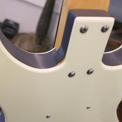Danelectro Hodad 12-String 2000 - 2004 - White/Violet Pearl image 10