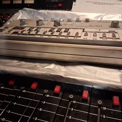 Roland TB-303 Bassline Synthesizer Module Serviced image 2