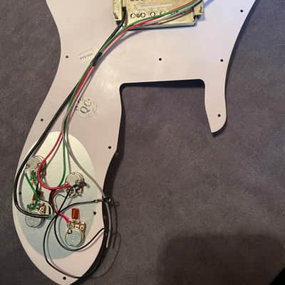 Antigua Fender Squier loaded pick guard image 4