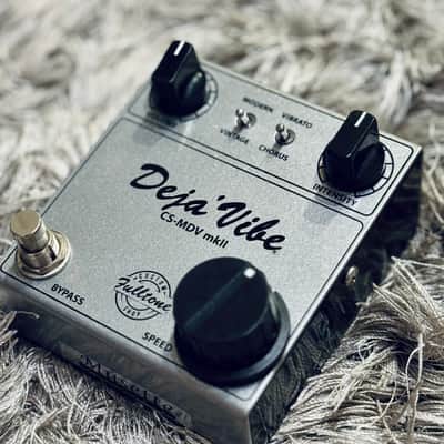 Fulltone CS-MDV MkII Custom Shop Mini Deja Vibe MkII 2010s - Silver image 2