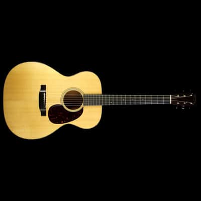 Used Martin 000-18 Acoustic Guitar Natural image 2