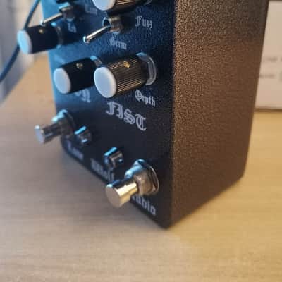 Lone Wolf Audio Iron Fist V3 fuzz image 5