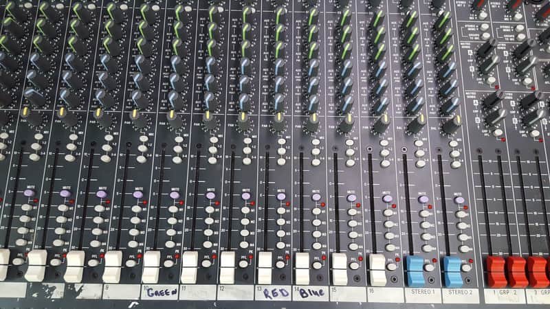 Soundcraft Spirit Live 4/2 Stereo 18 Channel Mixing Console | Reverb