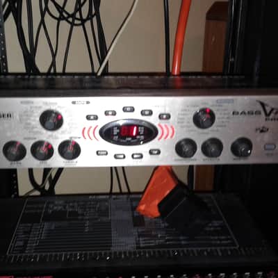 Behringer Bass V-AMP Pro Rackmount Amp Modeler and Multi-Effect