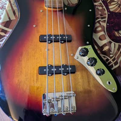 Squier Classic Vibe '60s Jazz Bass Fretless 2019 - Present - 3-Color Sunburst image 1