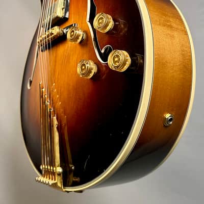 Gibson Super V CES 1980 - Sunburst image 11