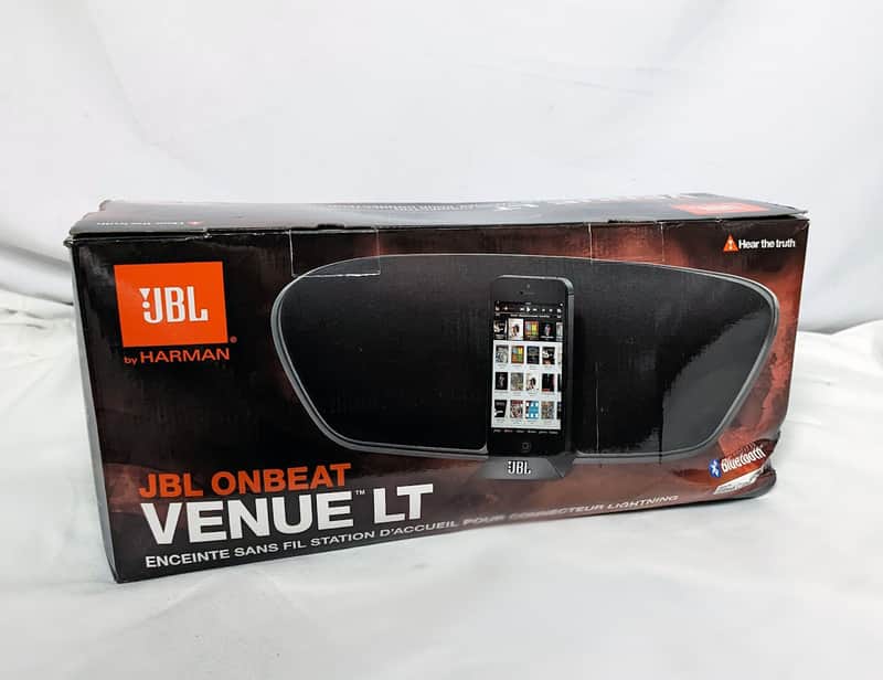 JBL OnBEAT Venue LT Bluetooth powered speaker system Lightning™ Connector Dock image 1