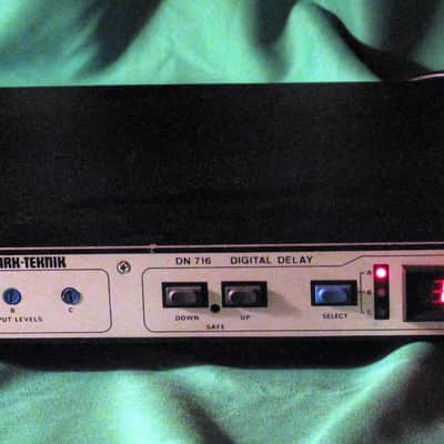 Klark Teknik DN716 1980s Digital Delay SN3355 image 2