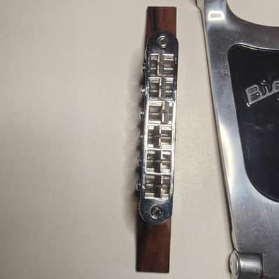 Bigsby B60 Licensed Vibrato Tailpiece & Pinned Rosewood Tune-o-matic Bridge Set - Chrome image 4