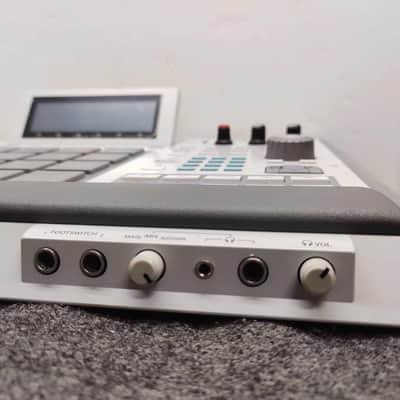 Akai MPC Renaissance Groove Production Studio 2012 - 2019 - Grey image 5