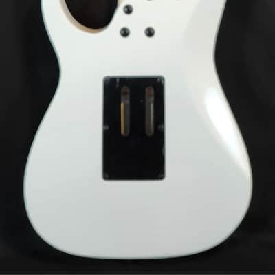 Ibanez RG450DXB RG Standard, Locking Nut, White image 10