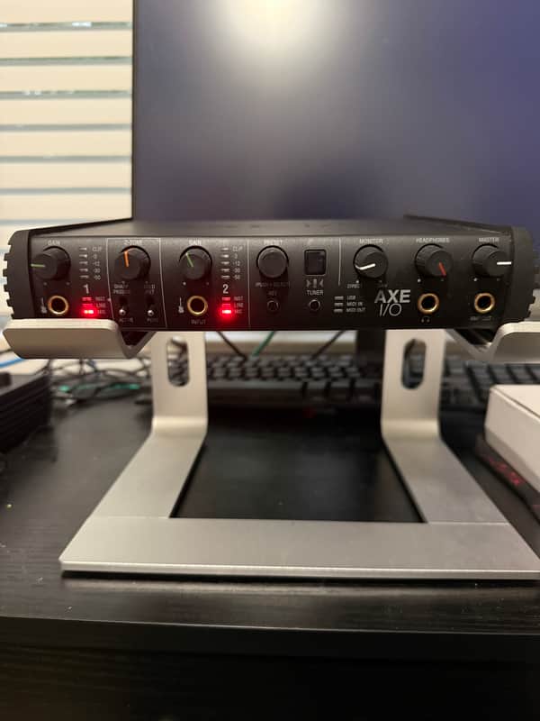 IK Multimedia AXE I/O USB Audio Interface