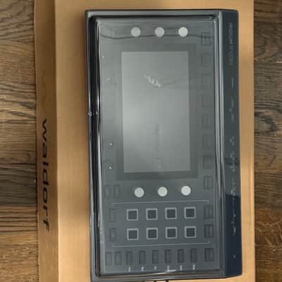 Waldorf Iridium Core Desktop w/Decksaver & Box image 2