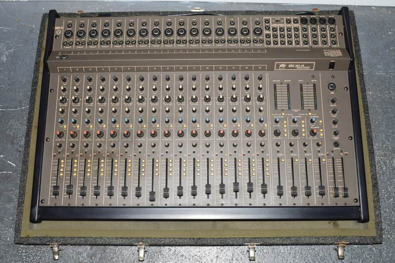 Peavey SRC 421-16 24-Channel Mixing Console Mixer w/ Road Case