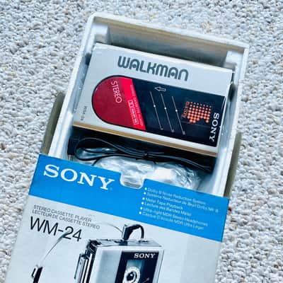 [ULTRA RARE]SONY WM-24 Walkman Cassette Player ! Vintage Model 1985 ! New Old Stock ! image 4
