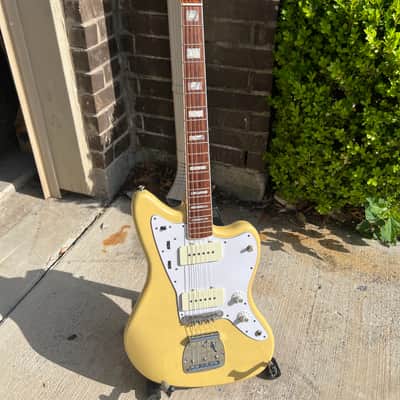 Fender Limited Edition 60th Anniversary Classic Jazzmaster with Matching Headstock image 2