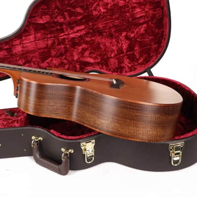 Taylor Custom Shop Grand Auditorium Florentine Western Red Cedar and Laurelwood 2019 image 9