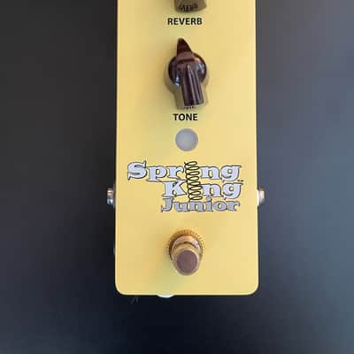 Danelectro SKJ-1 Spring King Junior Reverb Pedal 2024 - yellow