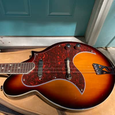 Kentucky KM-300E 4-String Electric Mandolin 2010s - Traditional Sunburst image 2