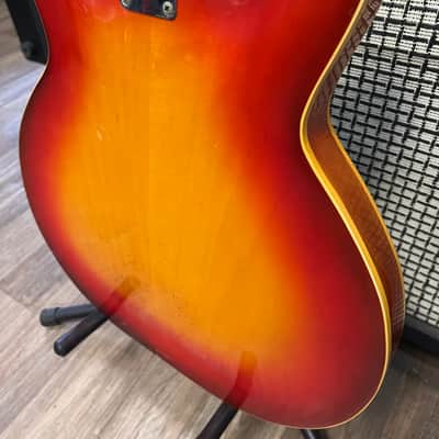 Fender Coronado II with Maple Fretboard 1967 - Sunburst image 9