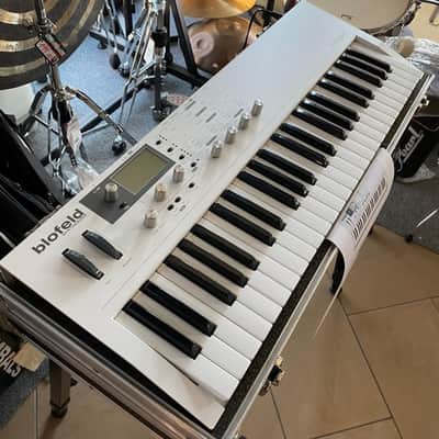 Waldorf Blofeld Keyboard 49-Key Synthesizer 2009 - Present - White image 6