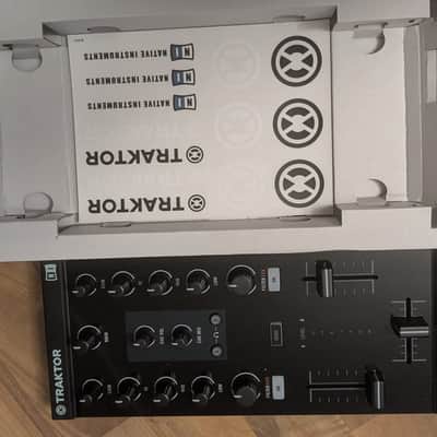 Native Instruments NI Traktor Z1 Mk1 DJ Controller 2025 image 2