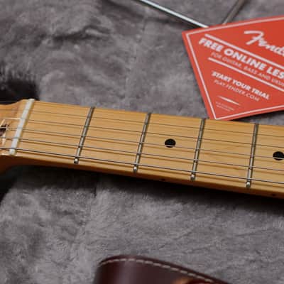 Fender American Professional II Stratocaster with Maple Fretboard 2020 - Present - 3-Color Sunburst image 3