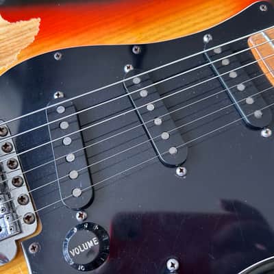 Fender Stratocaster 1979 - Sunburst in Very good condition with Original Hardcase image 5