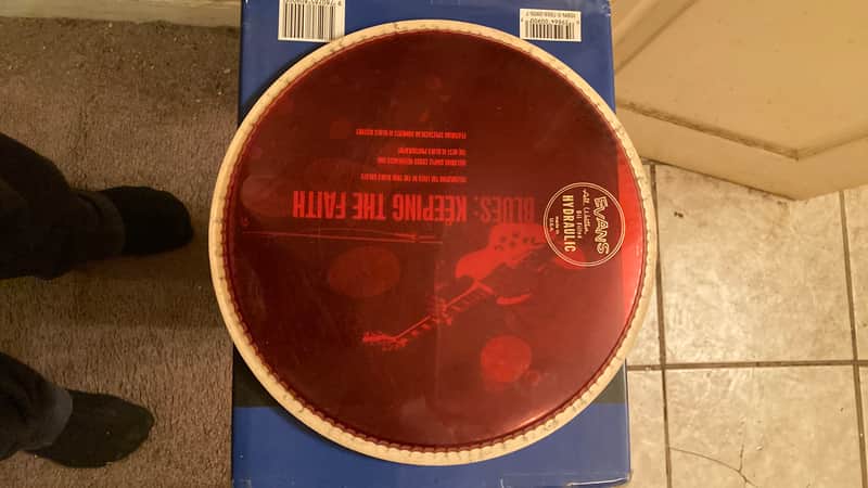 EVANS#10”(red eye)all weather,oil filled hydraulic drum head EVANS#10”(red eye)oil filled hydraulic head 2010 - RED CLEAR image 1