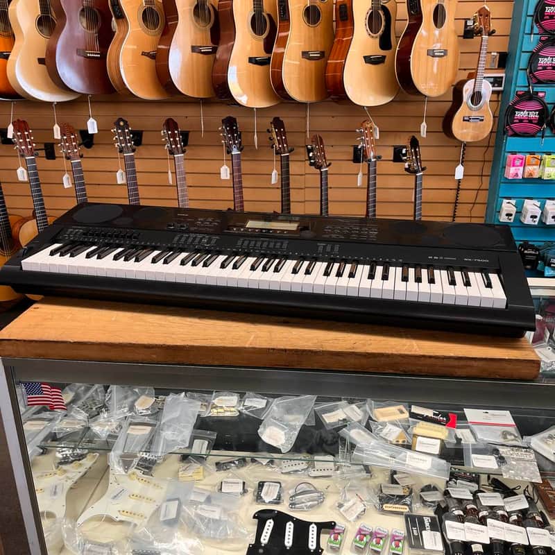 Casio WK-7500 Digital Workstation Keyboard image 1