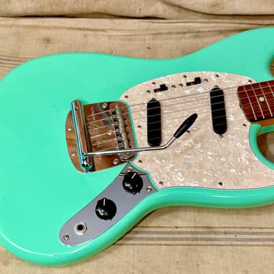 Fender MIJ Traditional 60's Mustang 2017 - Sea Foam Green image 10