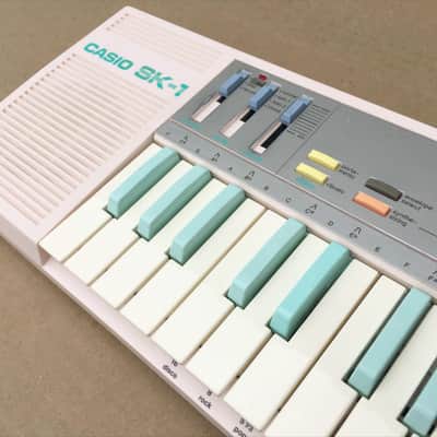 Casio SK-1 32-Key Sampling Keyboard 1986 - Pink image 6