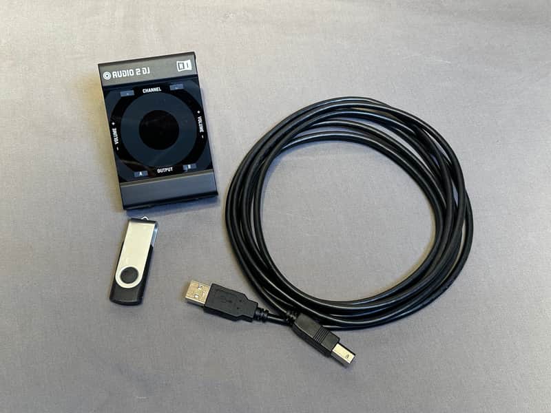 Native Instruments Traktor Audio 2 DJ Interface image 1