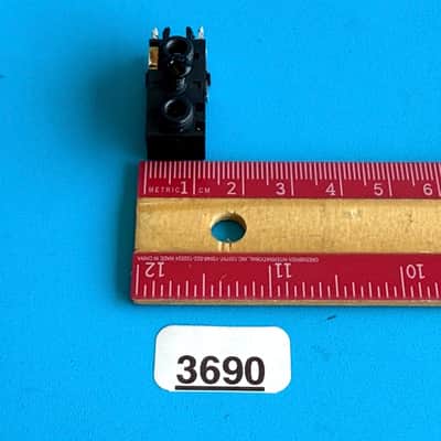 Acoustic A15V Guitar Amplifier Part: 1/8" Aux Phone Input/Output Socket Combo image 6