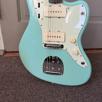 Fender American Vintage Thin Skin '62 Jazzmaster Daphne Blue image 6