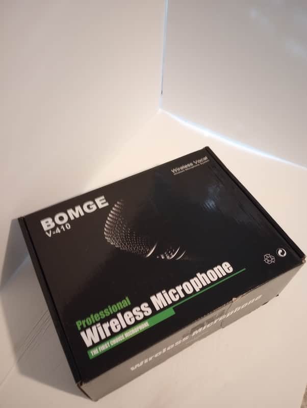 BOMGE V410 wireless microphones image 1