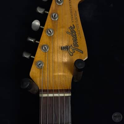 Fender Stratocaster from 1964 in sunburst finish with orignal case image 5