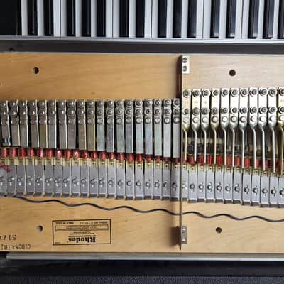 Rhodes Mark I Stage 73-Key Electric Piano 1977 - Black Rounded Top image 13